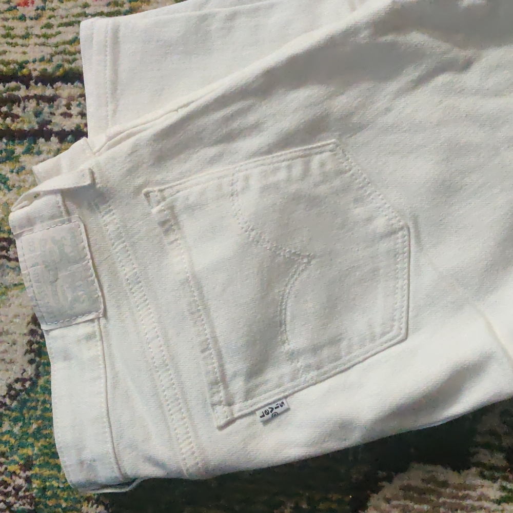Levi's white jean